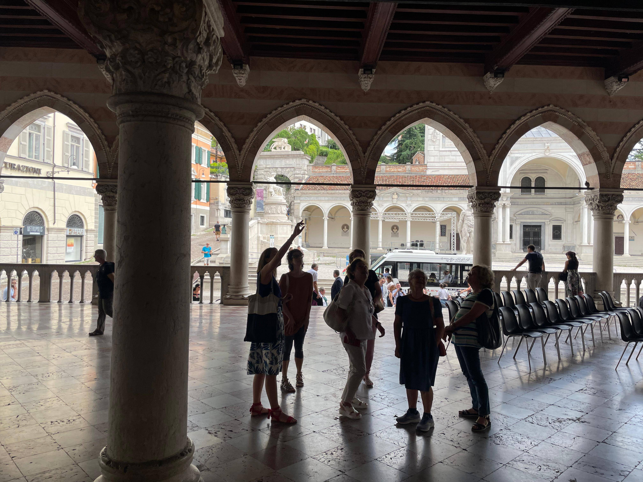LOGGIA DEL LIONELLO. VISITA GUIDATA: LUOGHI INSOLITI 