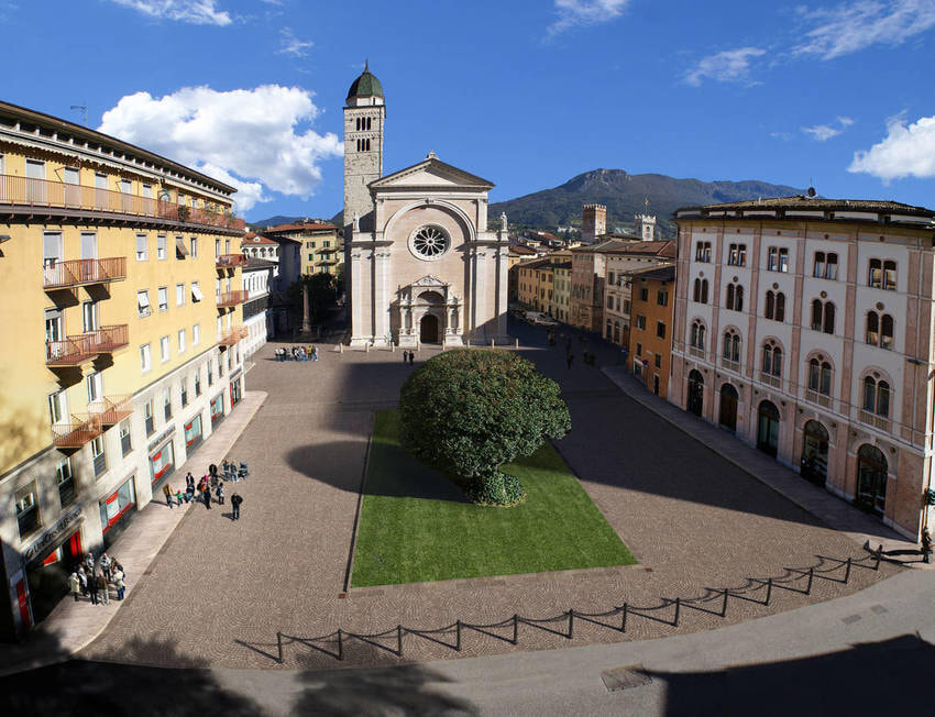 Presentazione del libro ''CON-TE-STO. Perchè in qualsiasi luogo, ovunque tu sia, senta di non essere mai sola'' 