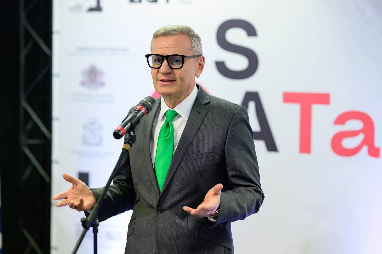 ministro della cultura Bulgaro