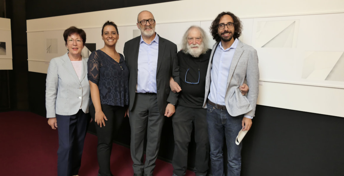 Presentazione di due mostre a Palazzo Thiene: la fotografia di Attilio Pavin e l’alta sartoria di Paola Girardi. Nella foto il direttore di Arti grafiche Antiga Andrea Simionato, la stilista Paola Girardi, il fotografo Attilio Pavin e il consigliere comunale Stefano Dal Pra Caputo.