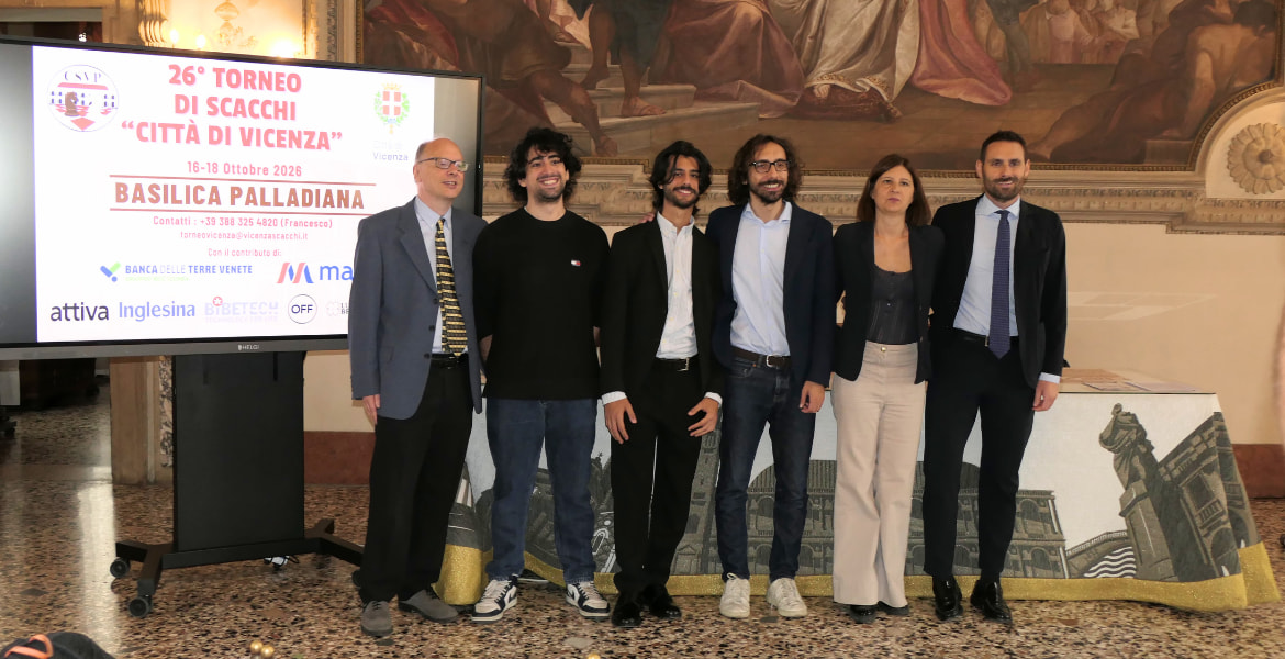 Presentazione del Torneo di scacchi Città di Vicenza a Palazzo Trissino da Leone Zilio, assessore ai grandi eventi, da Cristina Balbi, assessore alle attività produttive e al centro storico, e da Stefano Dal Pra Caputo, consigliere comunale e co-organizzatore della manifestazione, insieme ai rappresentanti del Circolo scacchistico vicentino Palladio, il presidente Enrico Danieli, il vicepresidente Francesco Boresi e il consigliere Jacopo Gennari.