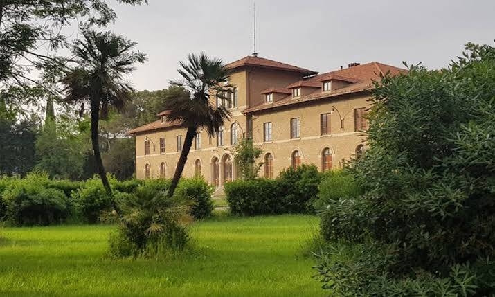 L'ESTERNO DEL TEATRO SOLVAY