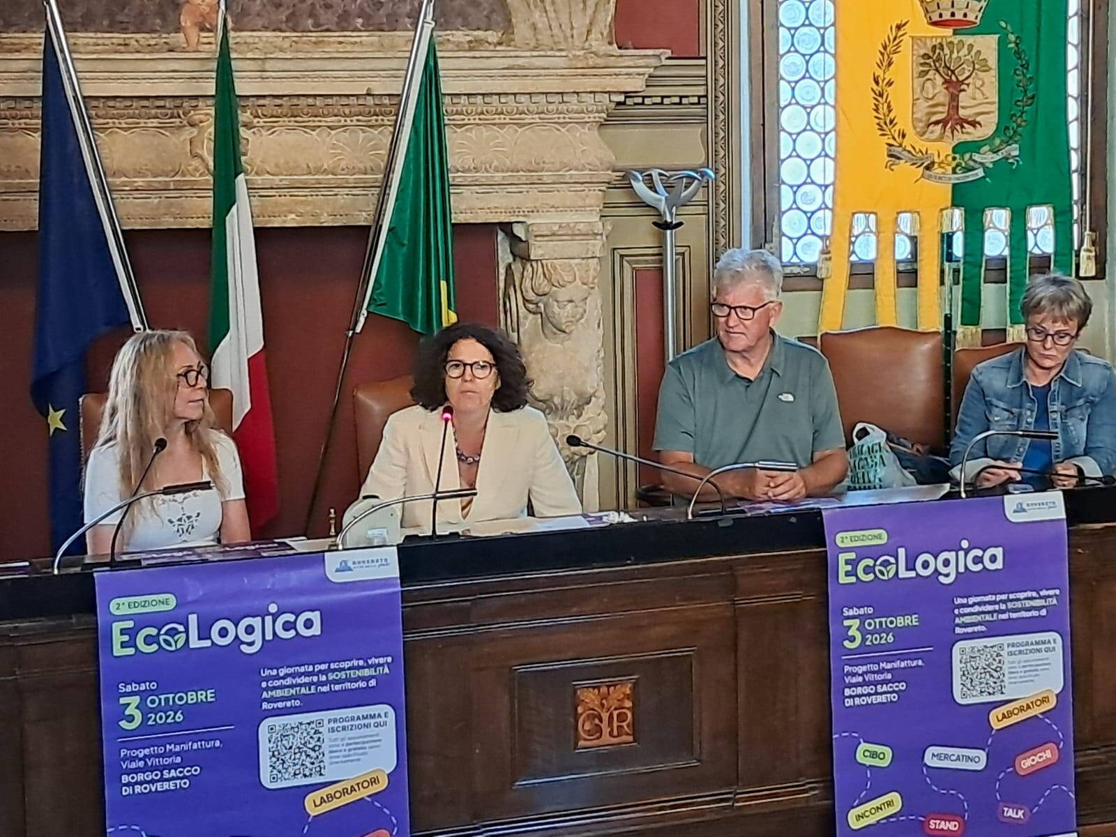 Foto con Fiorenza Aste, sindaca Giulia Robol, Assessore Ruggero Pozzer e Daniela Fauri