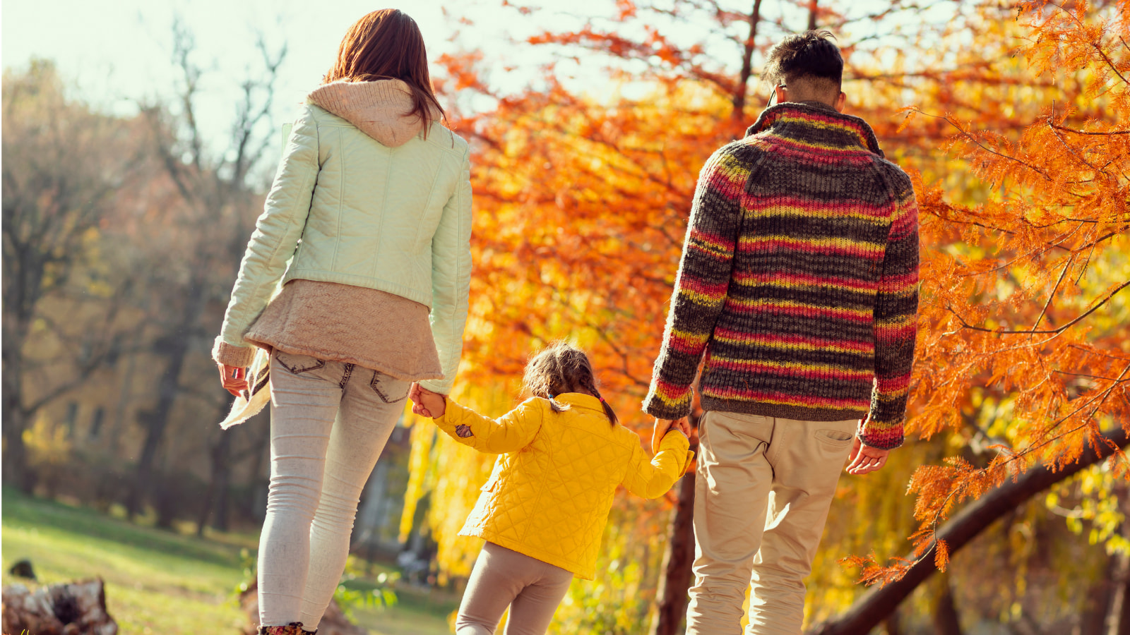 persone che passeggiano