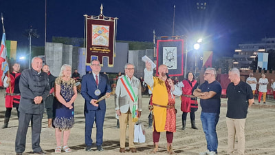 Foto del momento istituzionale e scambio di doni tra il sindaco di Lanciano e il sindaco di Visegrad