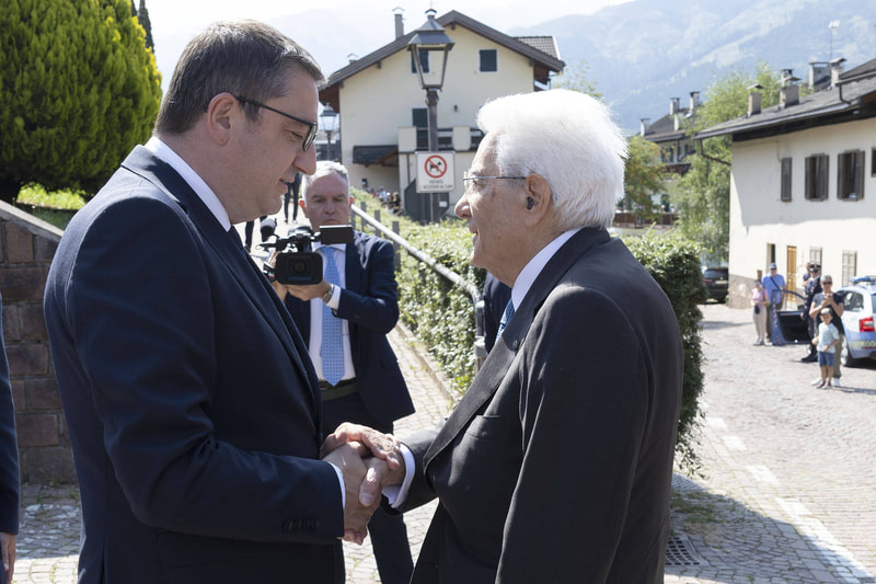Stava 40 anni dopo, la cerimonia a Tesero con il presidente Mattarella Stava 40 anni dopo, la cerimonia a Tesero con il presidente Mattarella