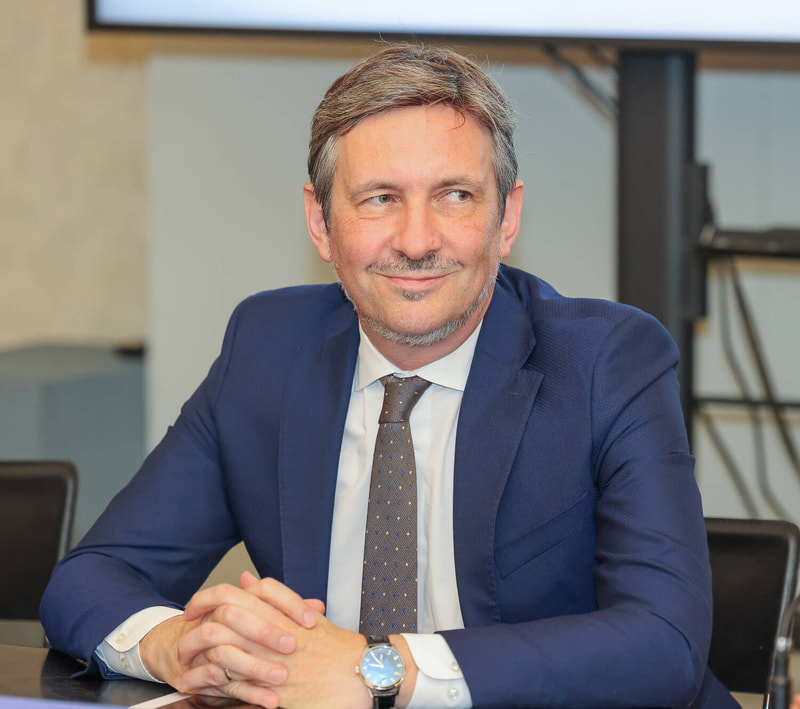 La Giunta provinciale approva la proroga dei termini del terzo bando 'Qualità in Trentino' La Giunta provinciale approva la proroga dei termini del terzo bando 'Qualità in Trentino'