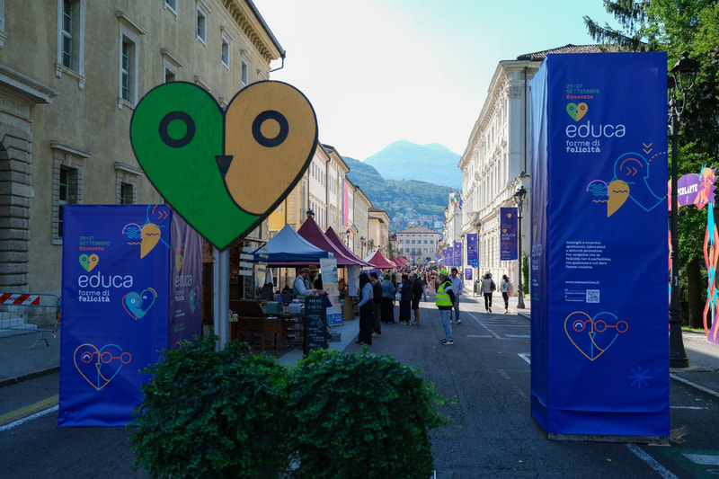 EDUCA: La felicità oltre i confini, i like e il successo