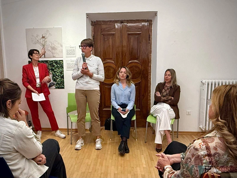 Inaugurata a Trento la mostra "Io esisto" sugli orfani di femminicidio